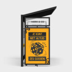 Abriposters in bushokje